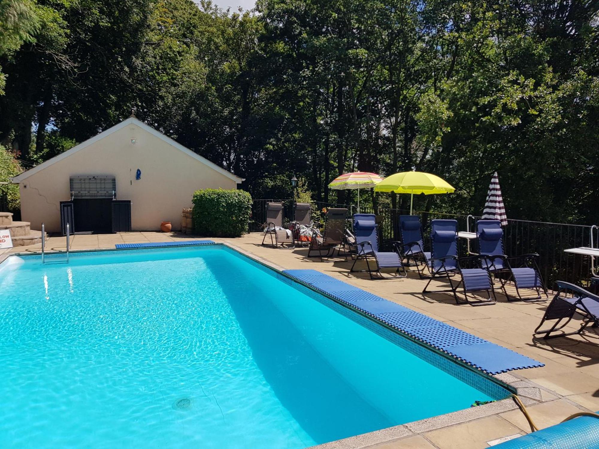 Woodside Ash Hot Tub & Pool Apartment Bideford Exterior photo